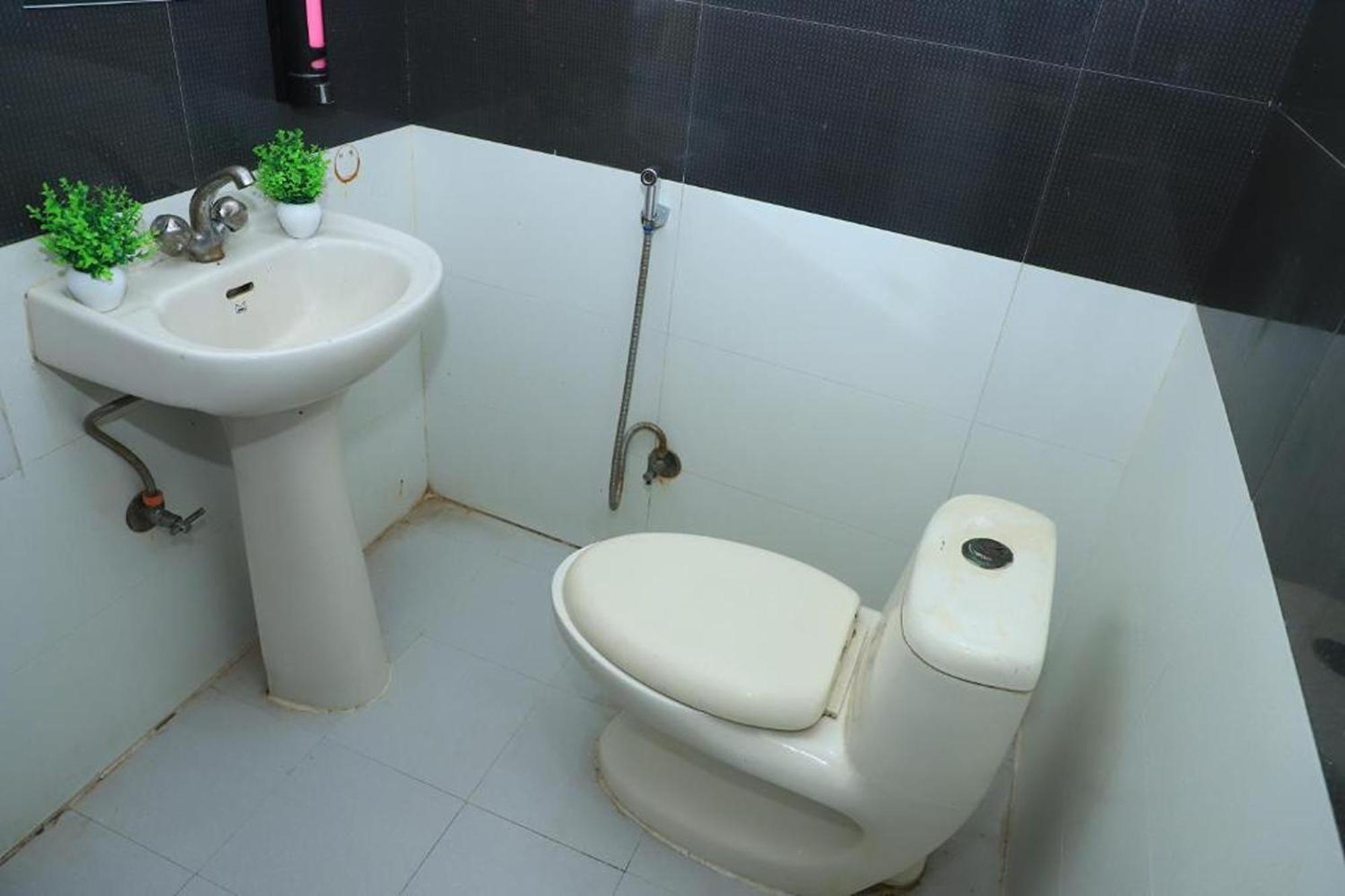 Hotel Global Inn By Quality Inn New Delhi Buitenkant foto