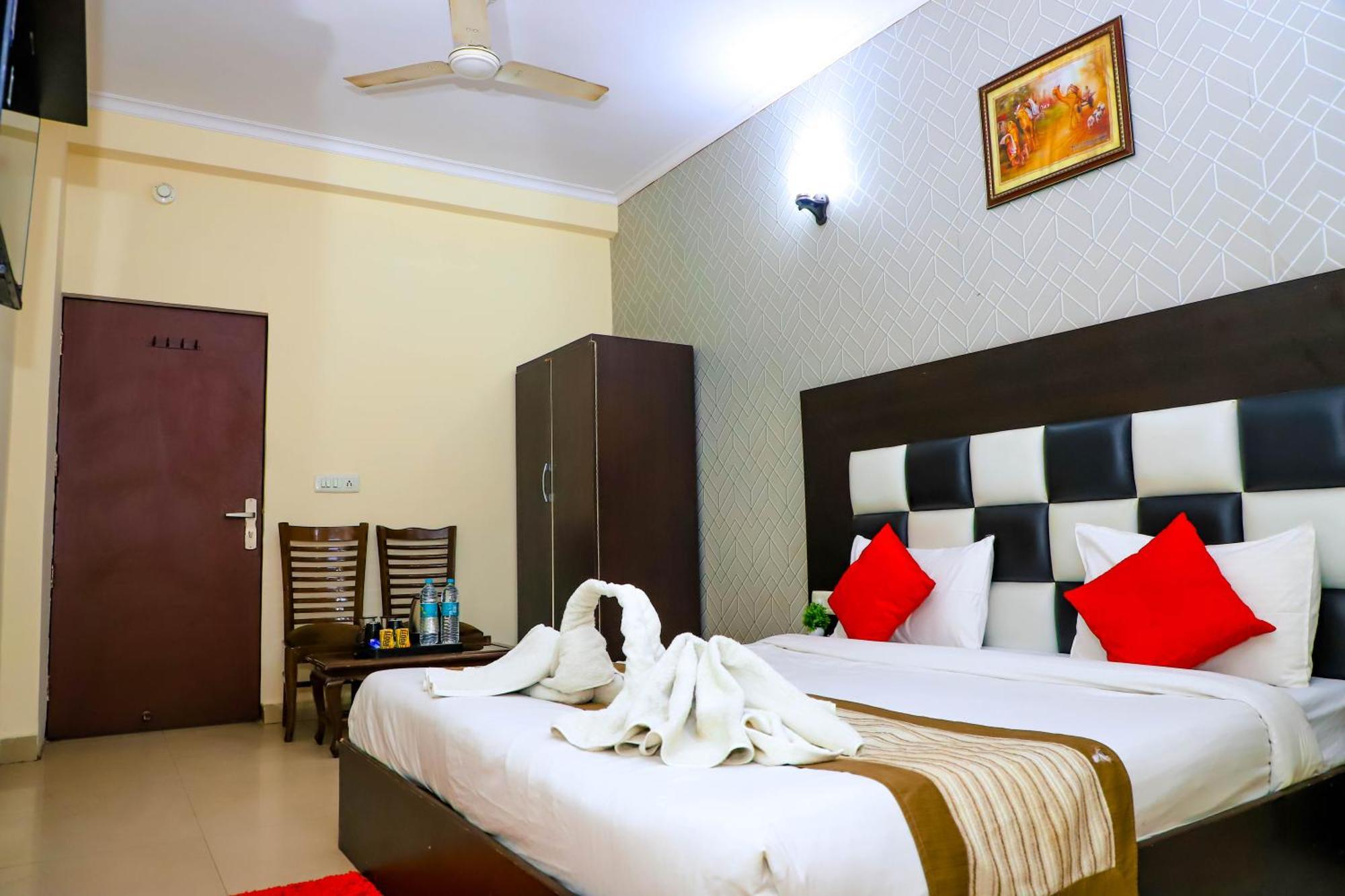 Hotel Global Inn By Quality Inn New Delhi Buitenkant foto